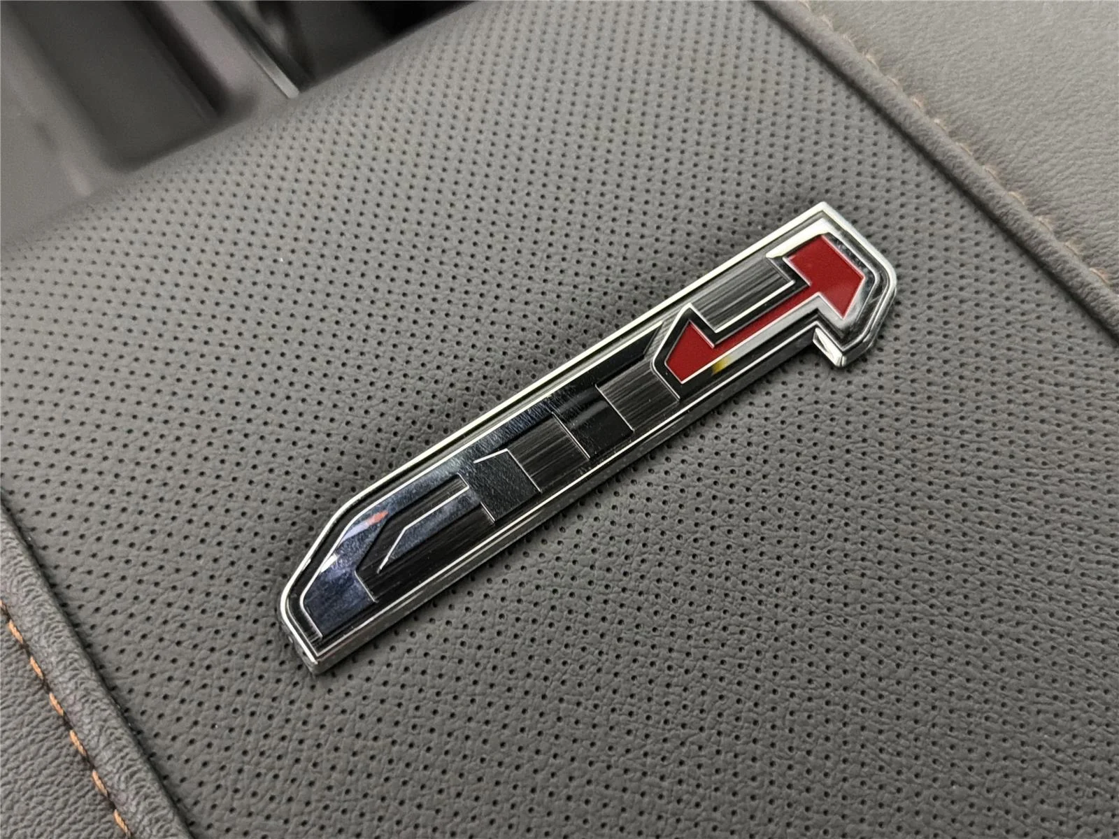 New 2026 Titanium Rush Metallic GMC AT4 image 32
