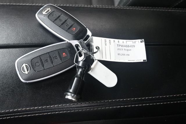 Used 2023 Gun Metallic Nissan SV image 9