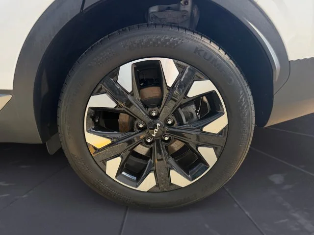 Certified Used 2024 White Kia X-Line image 47