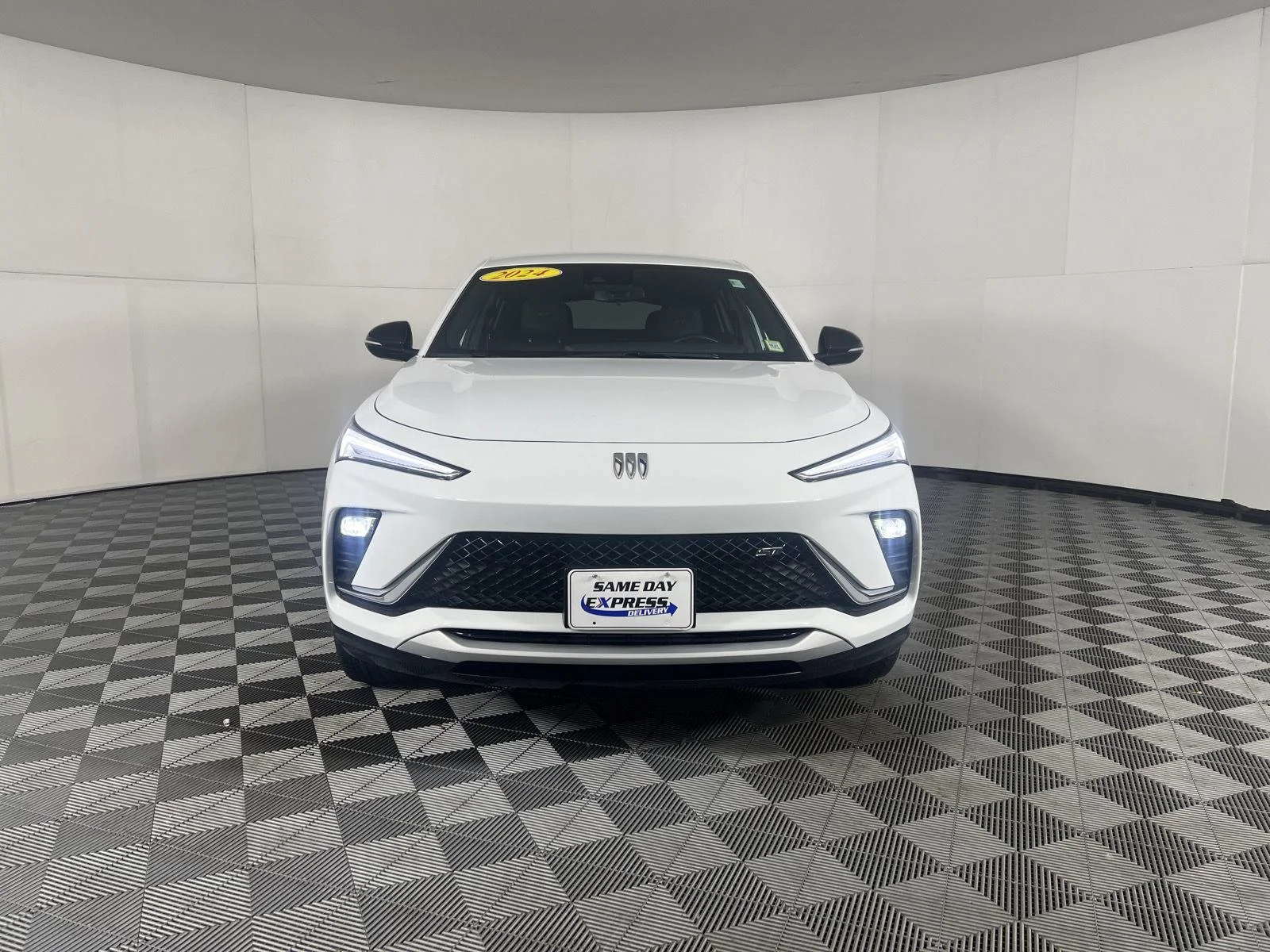 Used 2024 Summit White Buick Sport Touring image 19