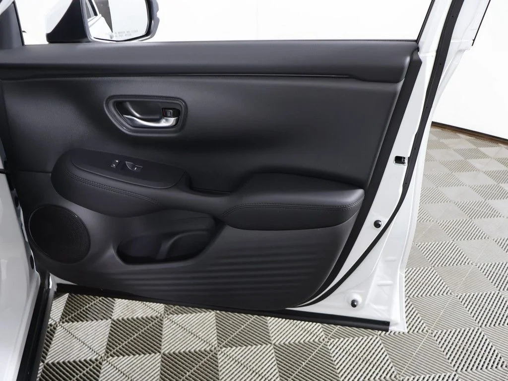 New 2027 Platinum White Pearl Honda LX image 14