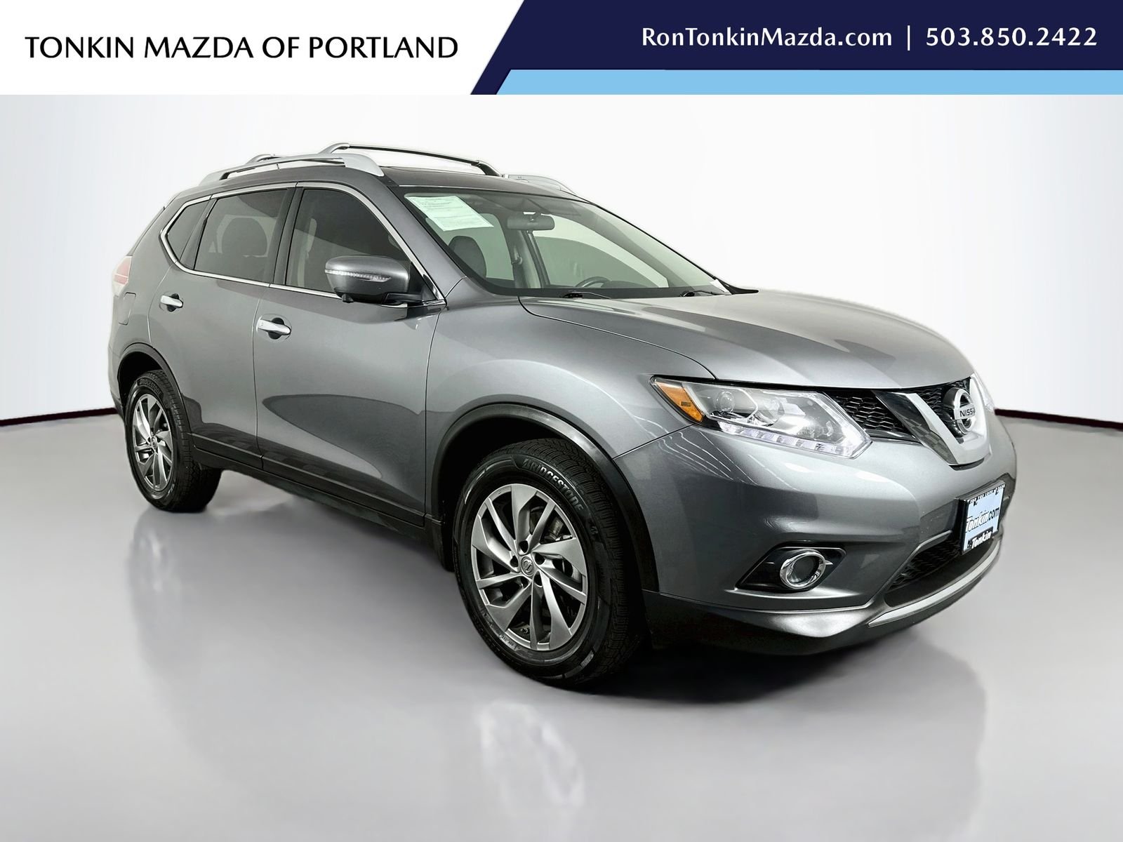 Used 2015 Gun Metallic Nissan SL image 1
