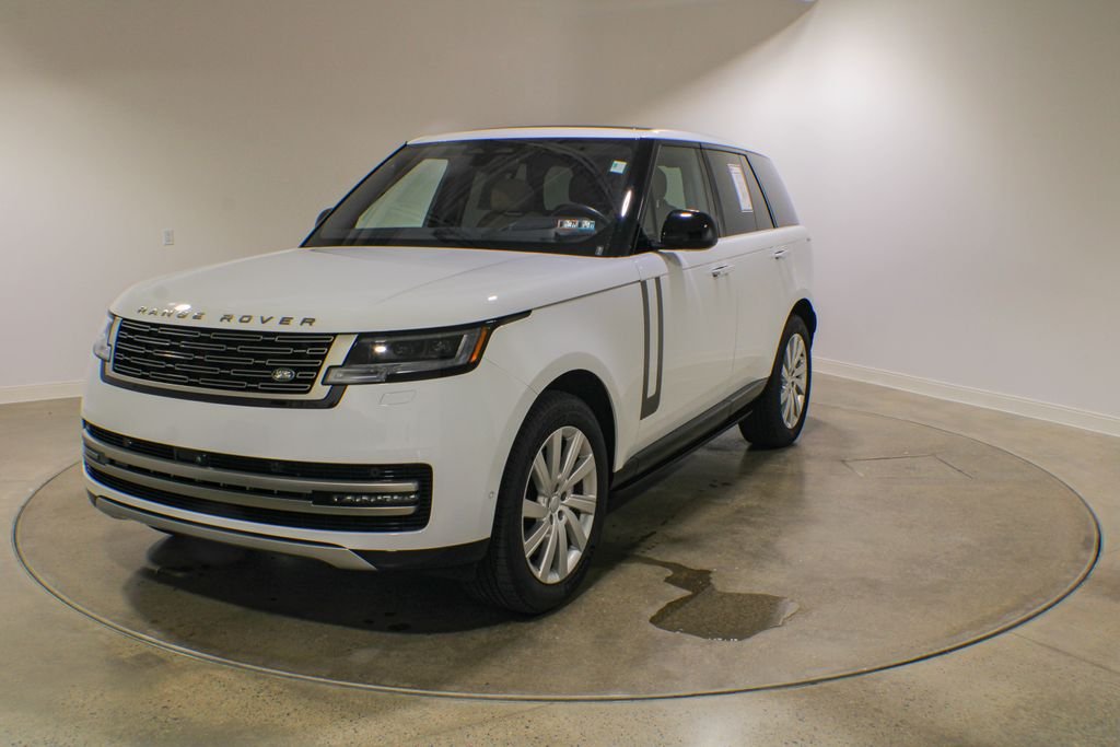 Certified Used 2023 Fuji White Land Rover SE image 1