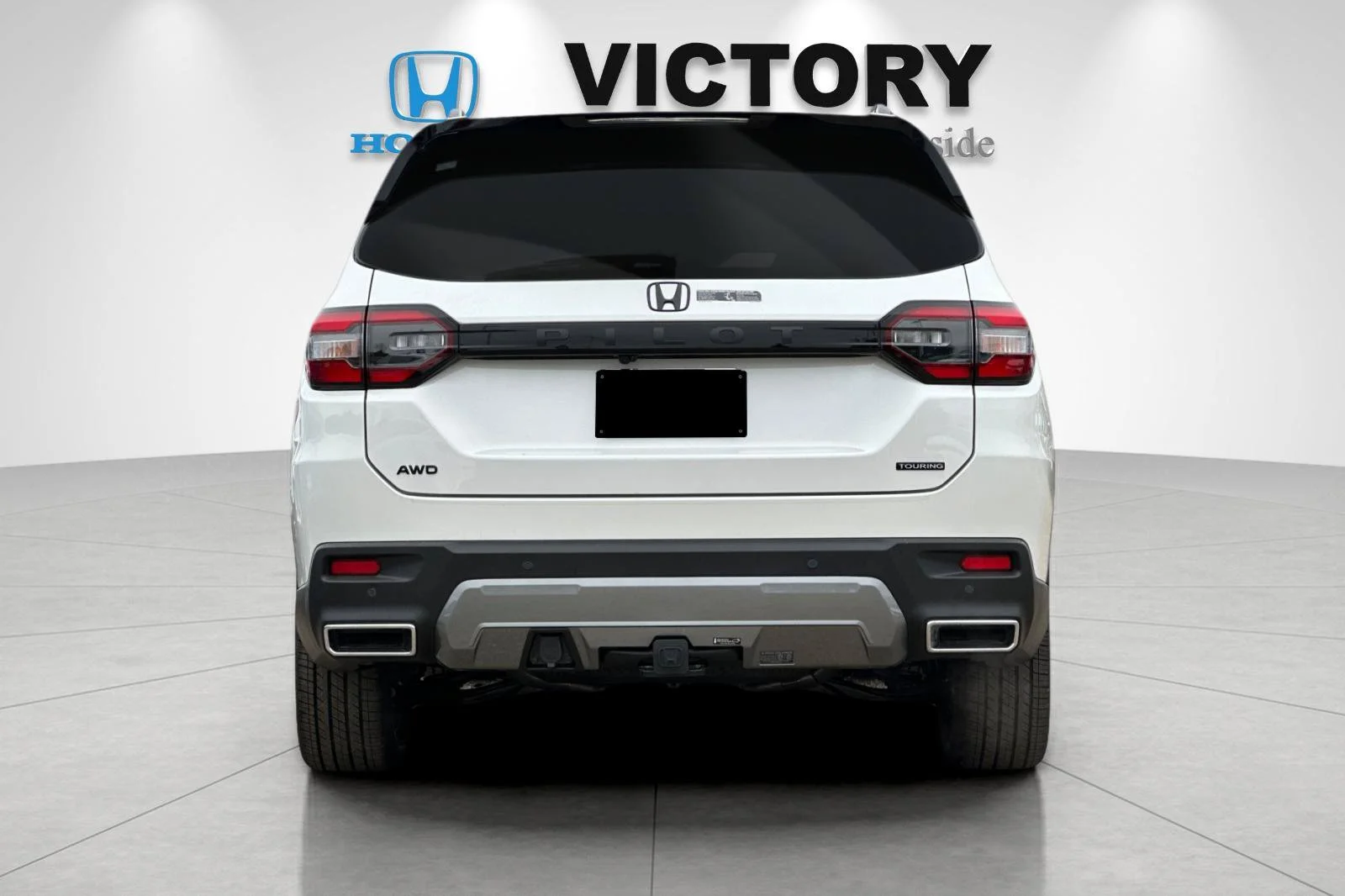 New 2026 Solar Silver Metallic Honda Touring image 4