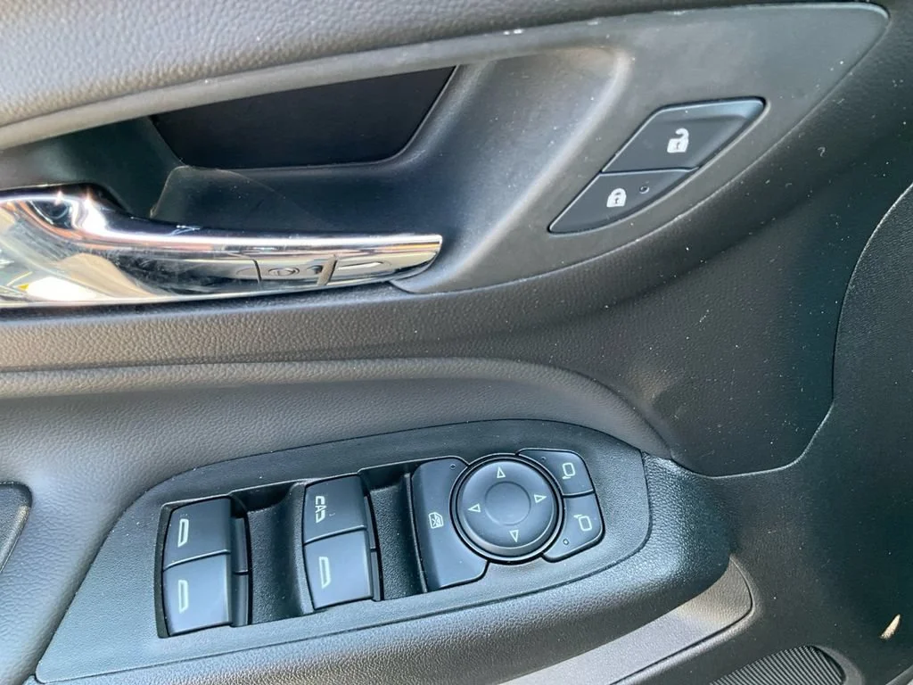 Used 2024 Sterling Gray Metallic Chevrolet LT image 27