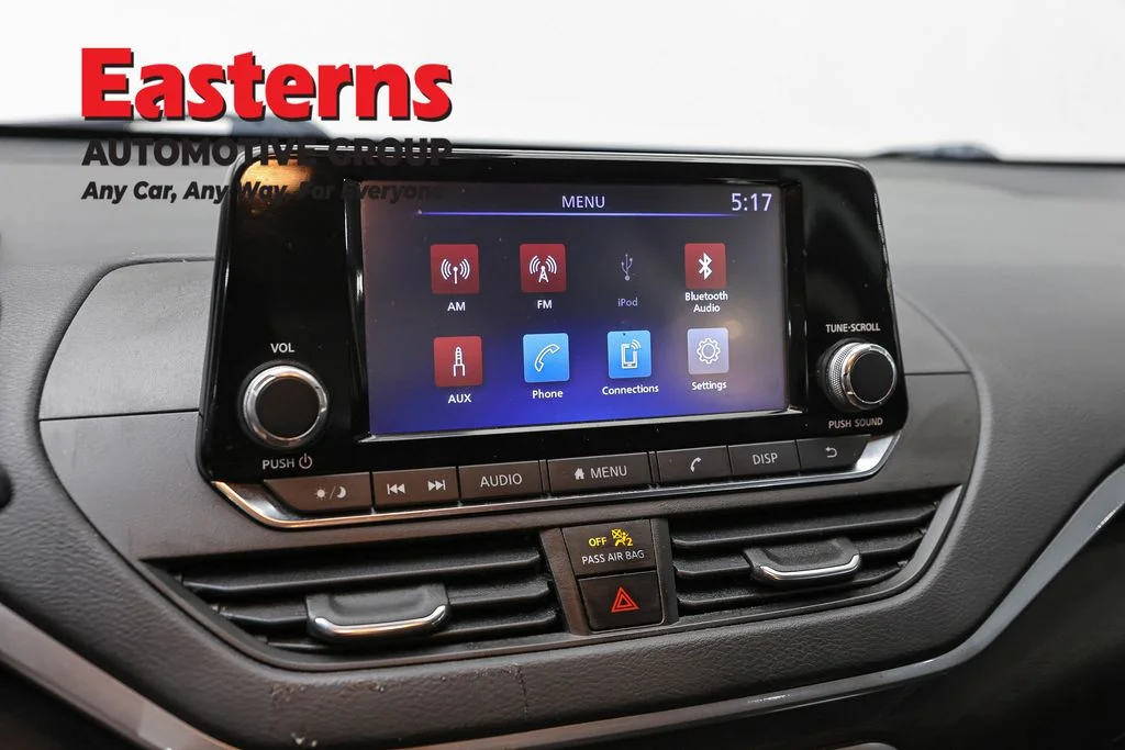 Used 2023 Silver Nissan 2.5 S image 18