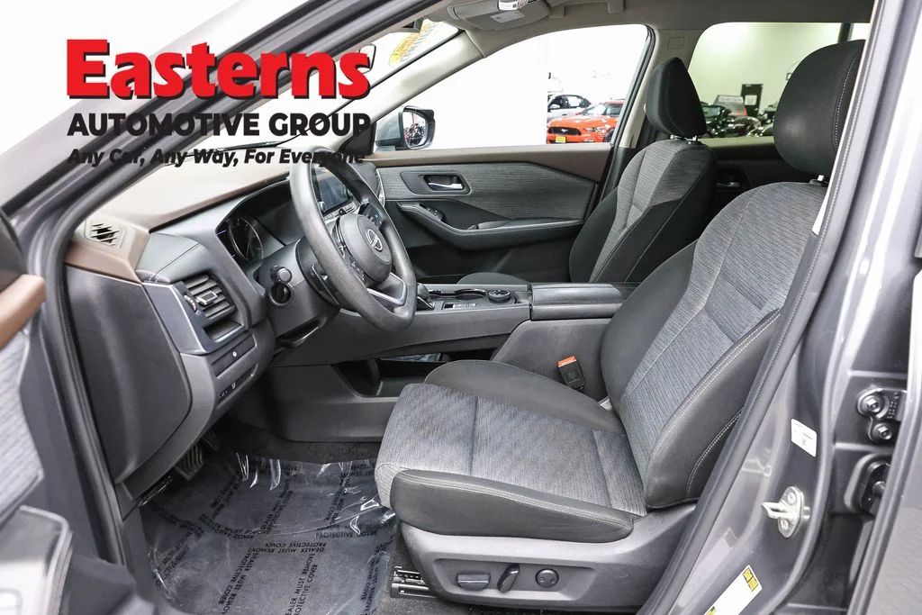 Used 2023 Gray Nissan SV image 13