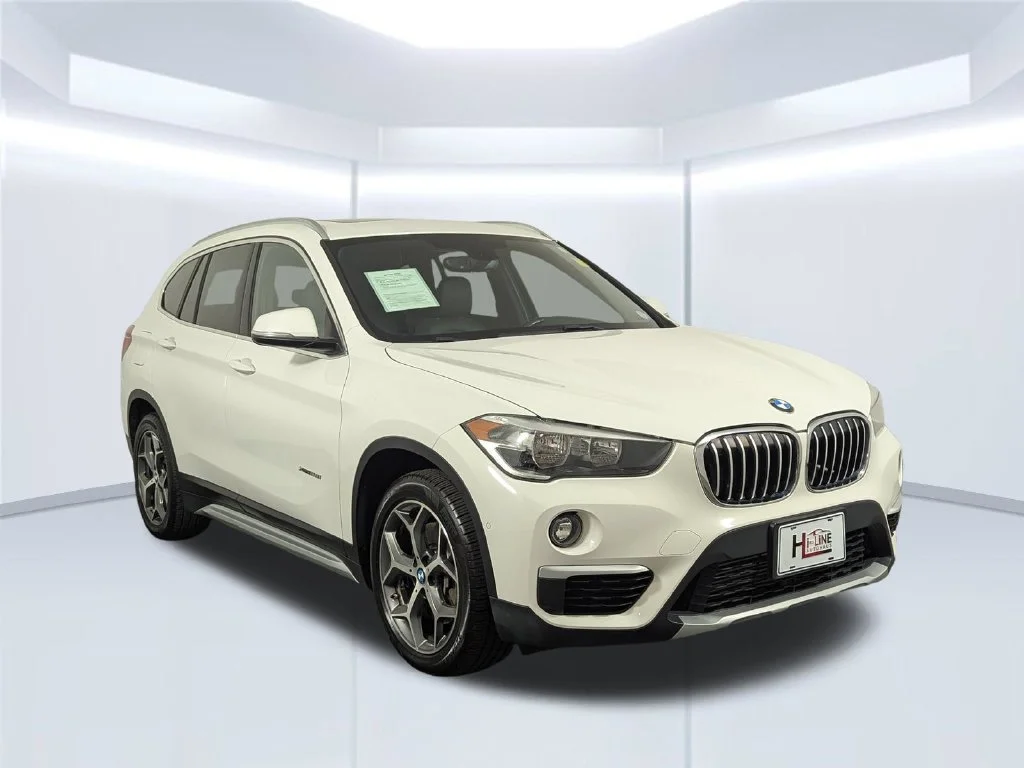 Certified Used 2018 White BMW xDrive28i image 17