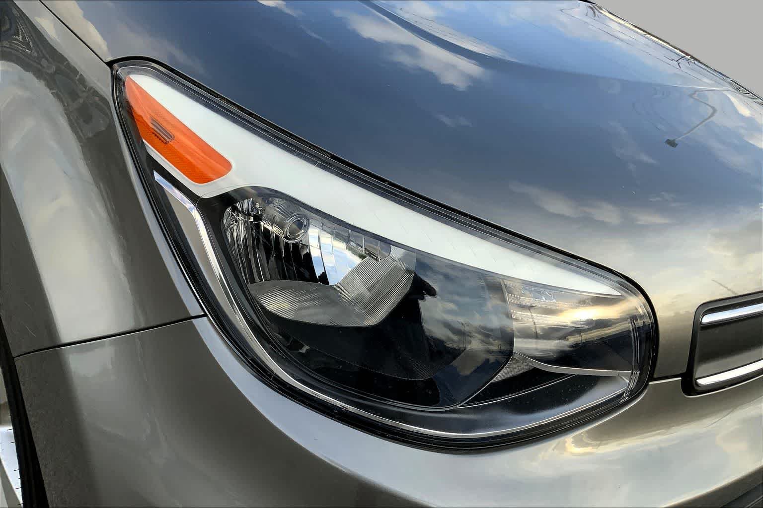 Used 2019 Titanium Gray Kia Base image 27