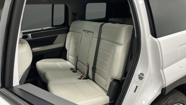 Used 2025 Serenity White Hyundai Limited image 23
