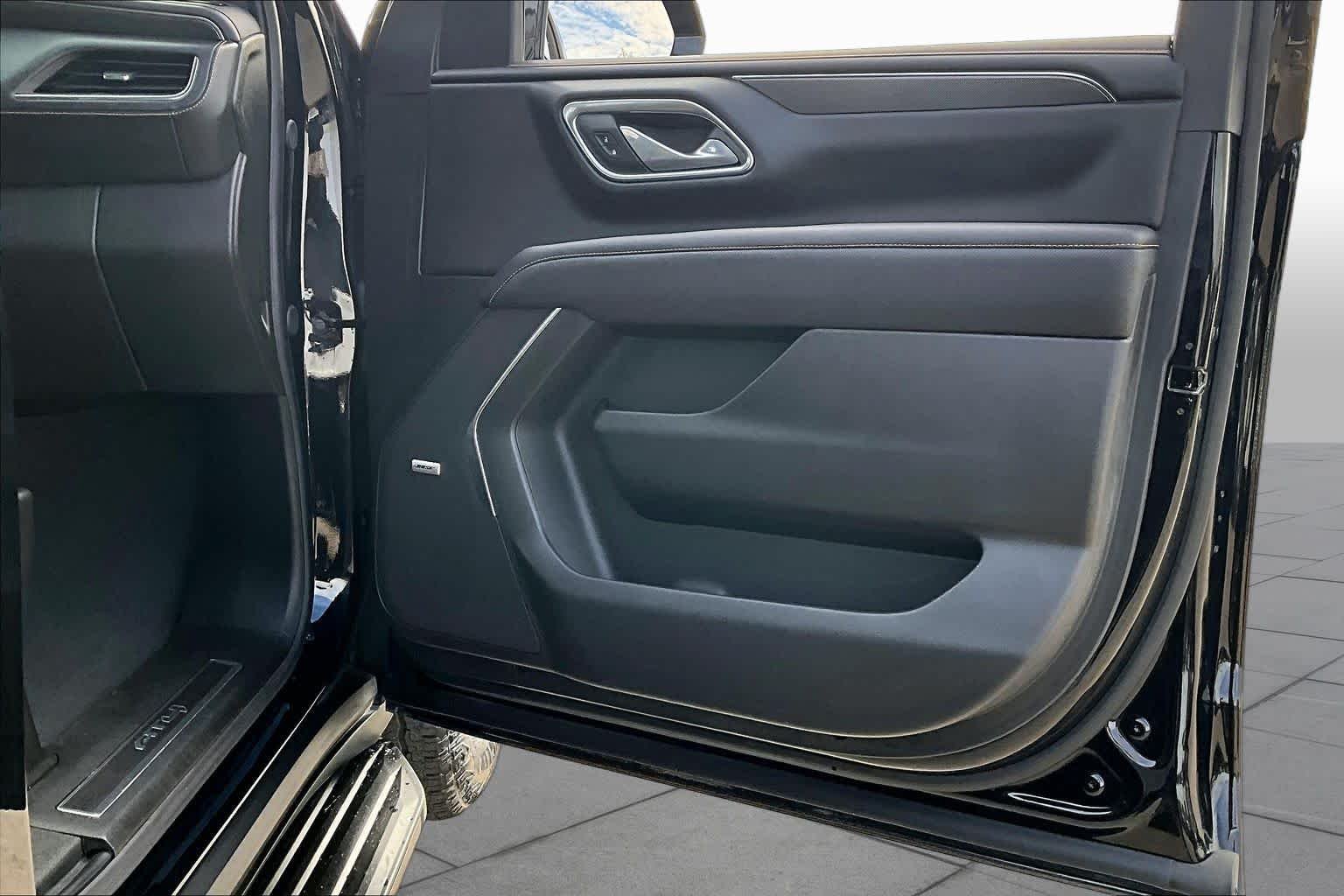 Used 2024 Onyx Black GMC AT4 image 23