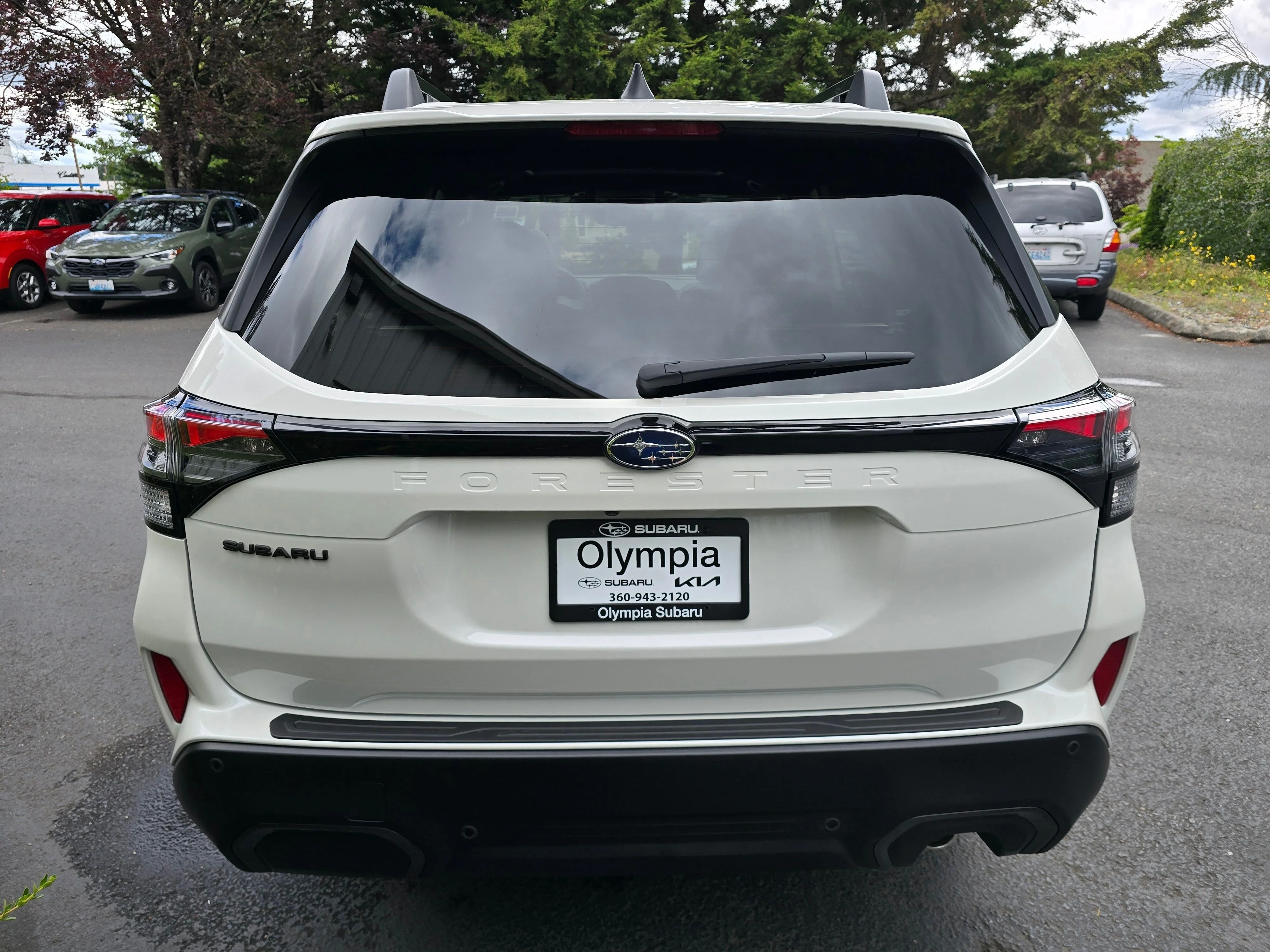 New 2026 CRYSTAL WHITE PEARL Subaru Limited image 5