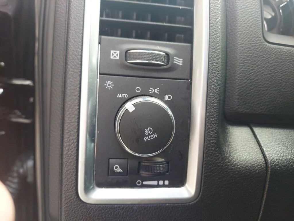 Certified Used 2018 Black Ram Laramie Longhorn image 20