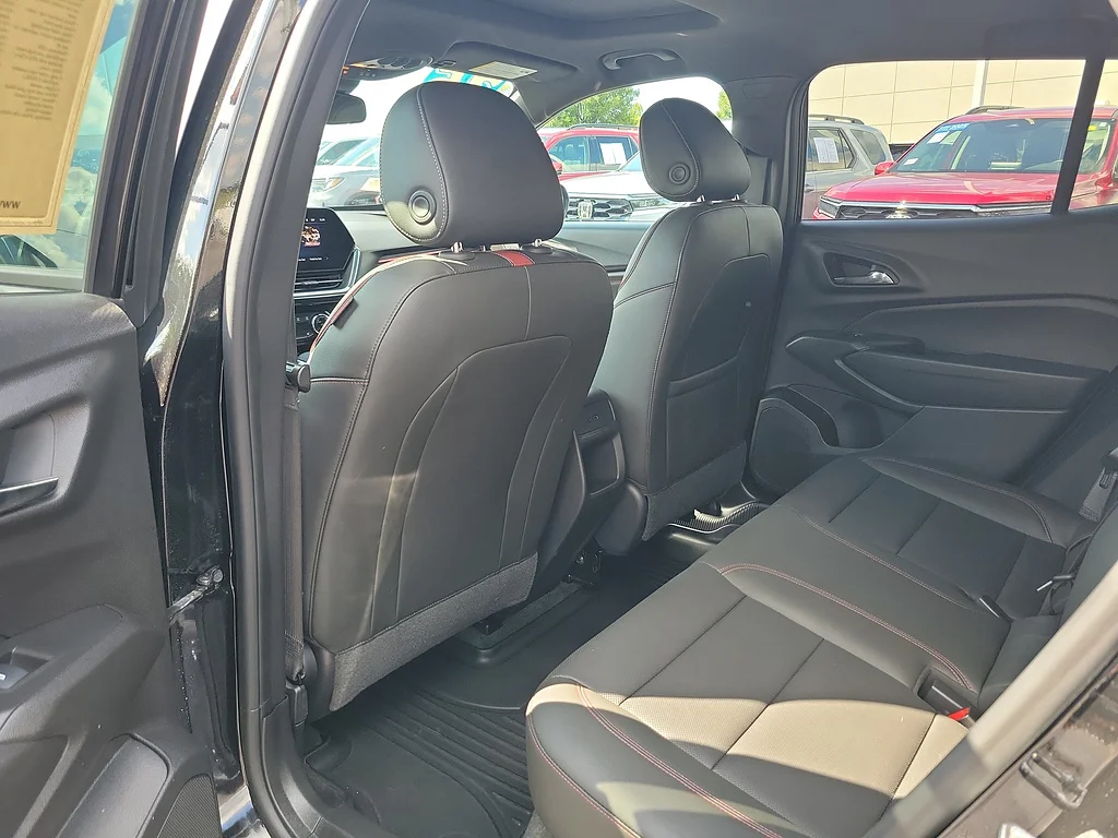2025 Chevrolet Trax RS, photo 11 of 12