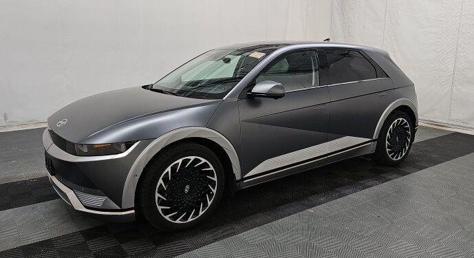 2023 Hyundai IONIQ 5 Limited - Photo 1