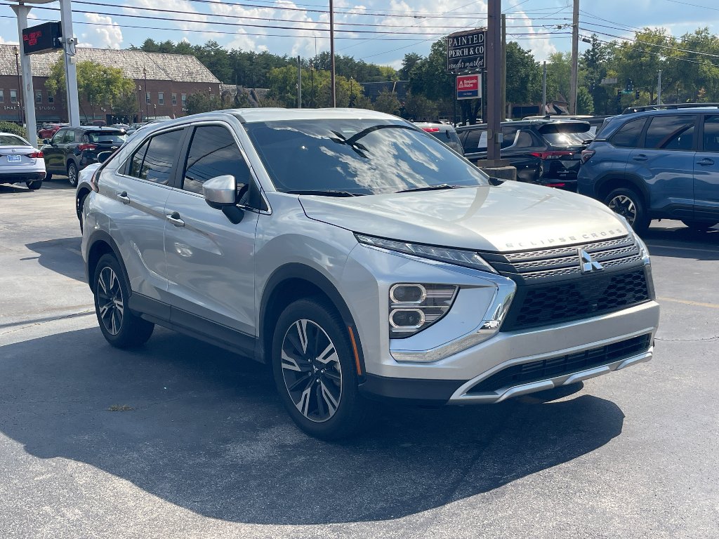 Used 2025 Alloy Silver Metallic Mitsubishi SE image 1