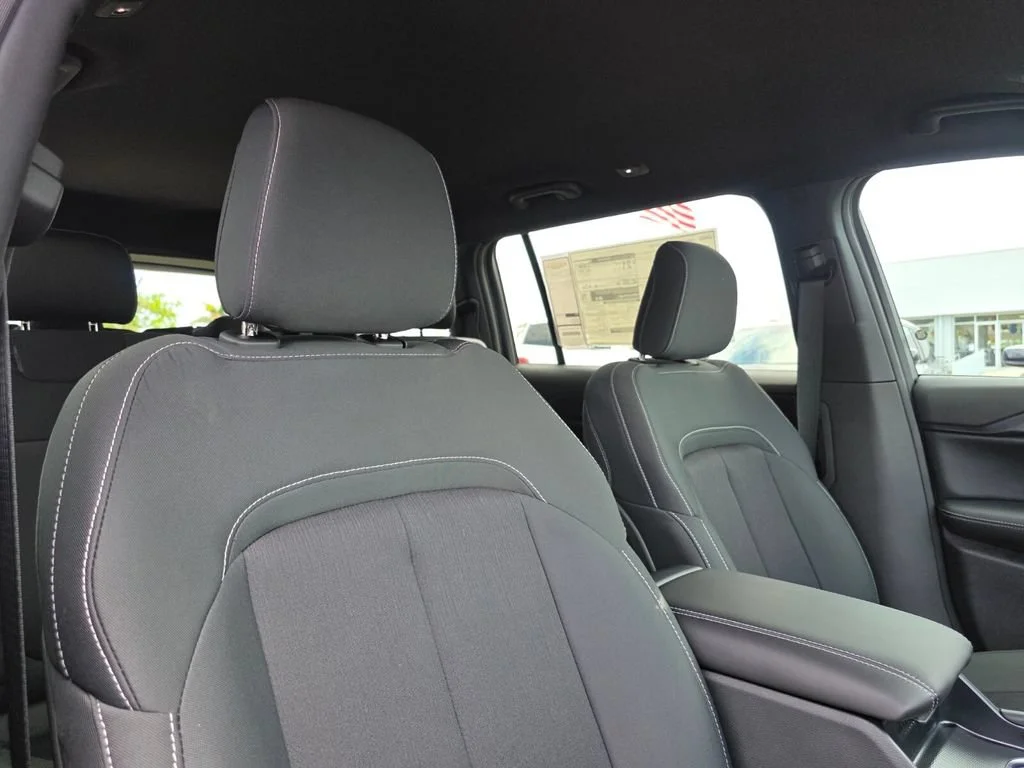 New 2026 Silver Zynith Exterior Paint Jeep Laredo image 16