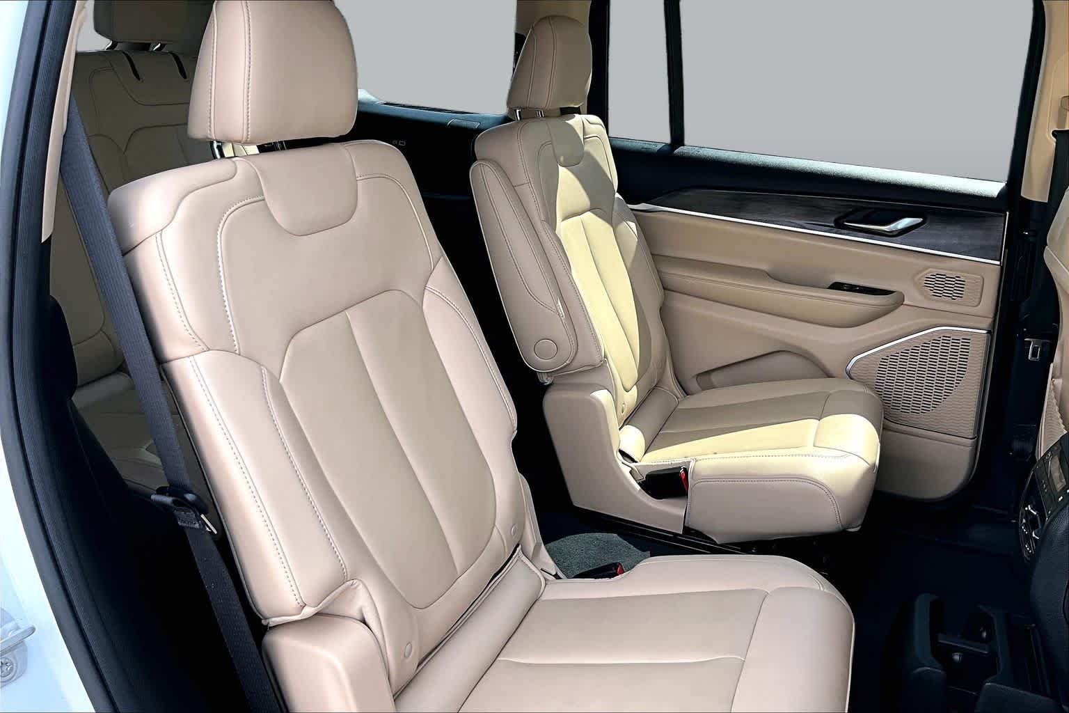 Used 2022 Bright White Clearcoat Jeep Limited image 19