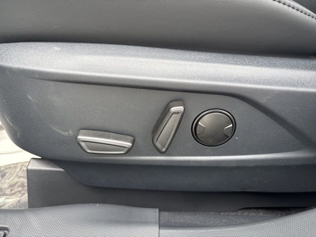New 2026 Star White Metallic Tri-coat Ford Premium image 13