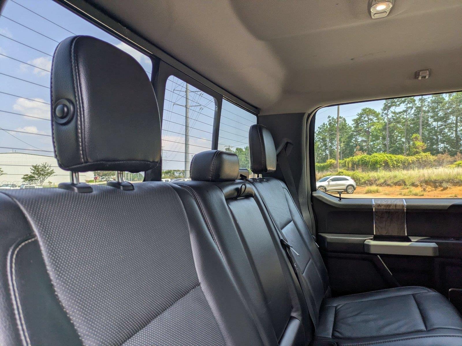Used 2018 Magnetic Metallic Ford LARIAT image 30