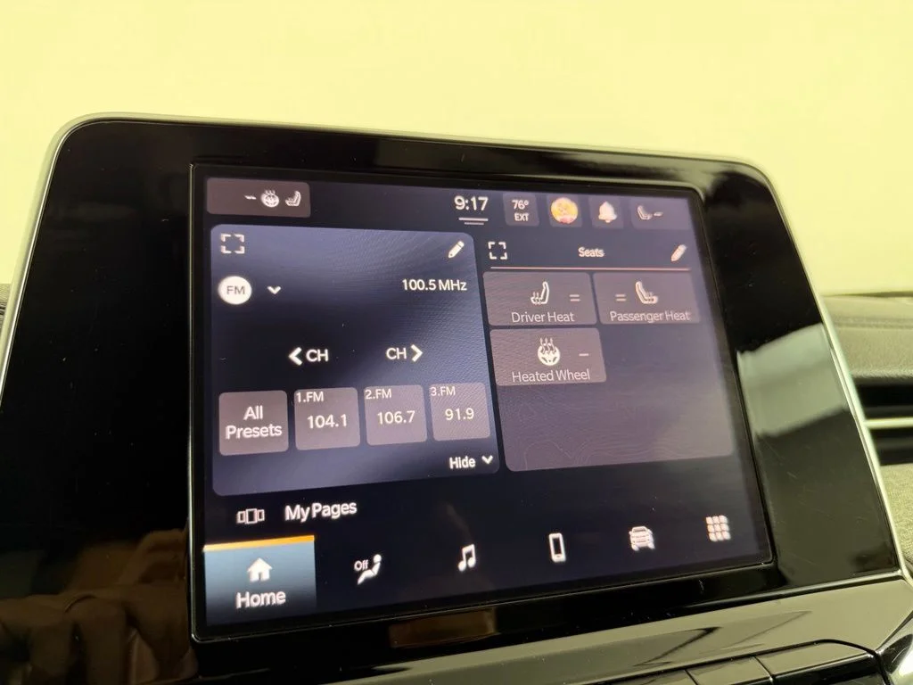Used 2022 Black Jeep Latitude image 6