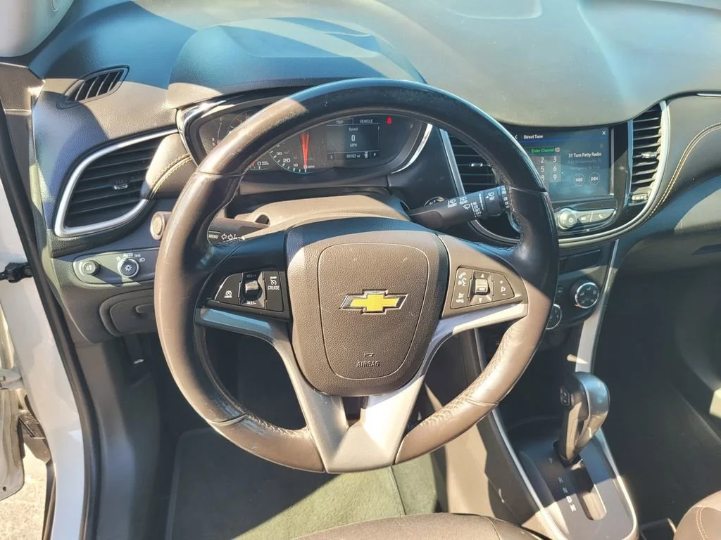 Used 2022 Summit White Chevrolet LT image 23