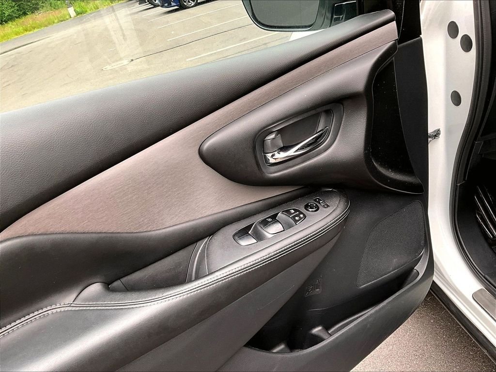 Used 2023 White Nissan SV image 10