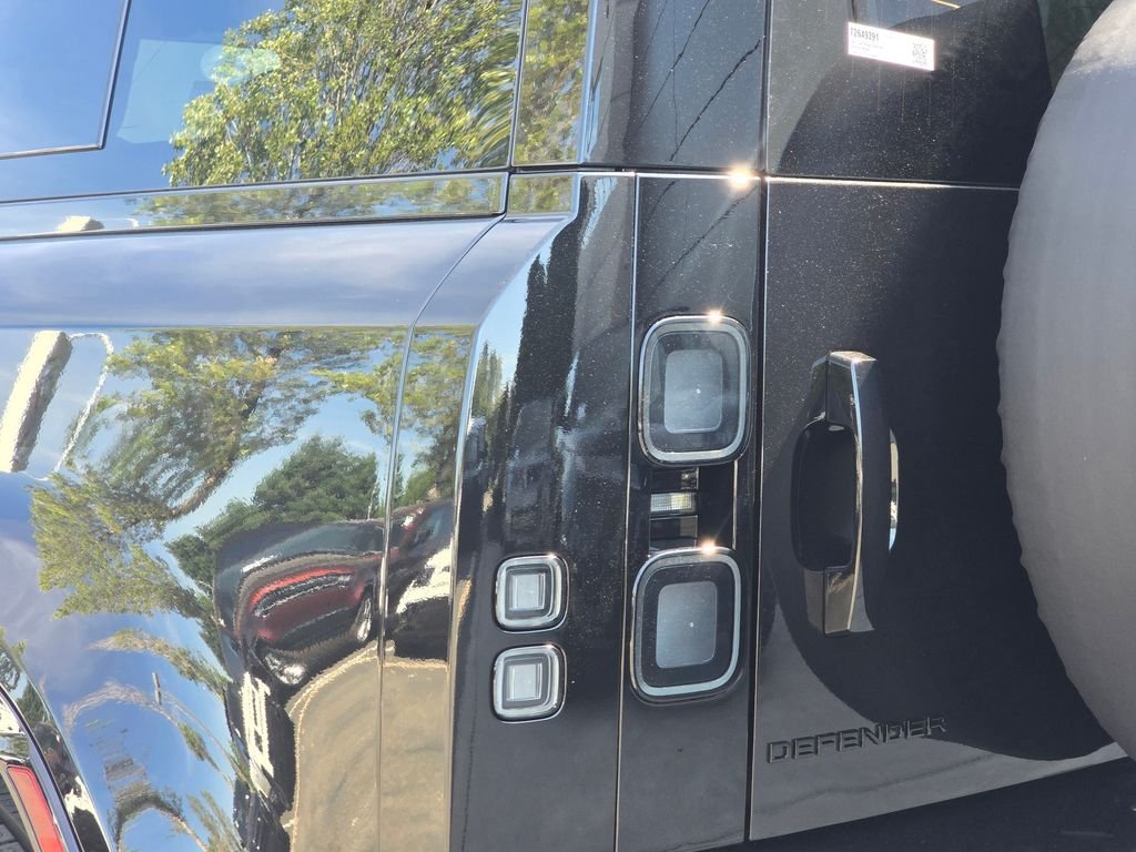 New 2026 Santorini Black LAND ROVER V8 image 37