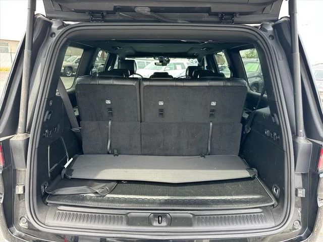 Used 2023 Black Jeep Base image 33