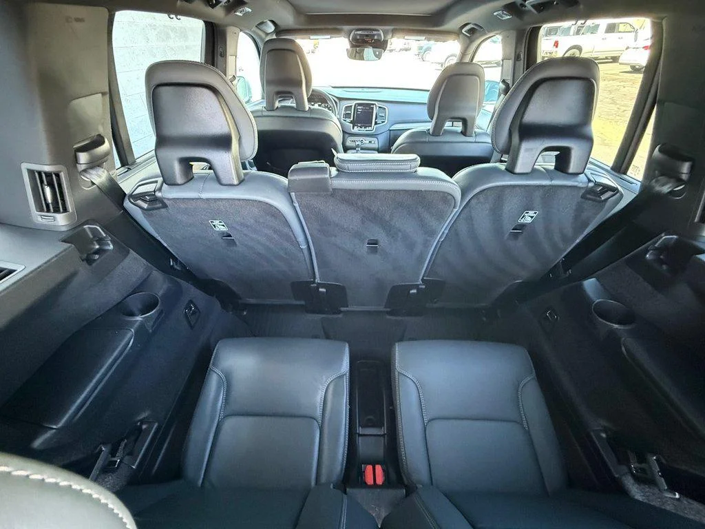 Used 2021 Birch Light Metallic Volvo INSCRIPTION image 21