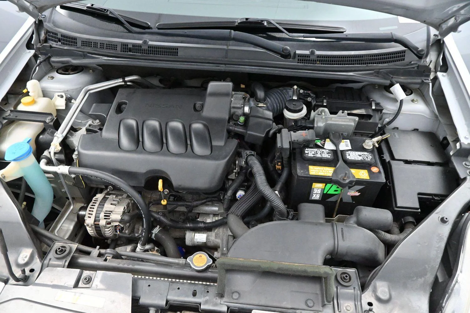 Used 2010 Brilliant Silver Metallic Nissan 2.0 SR image 25
