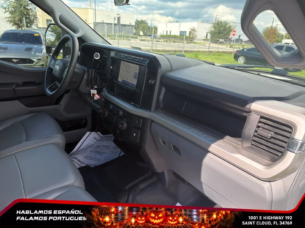 Used 2023 White Ford XL image 32