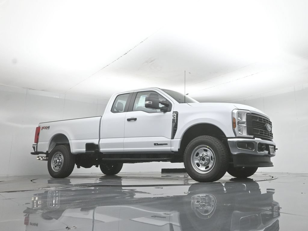 New 2026 Oxford White Ford XL image 3