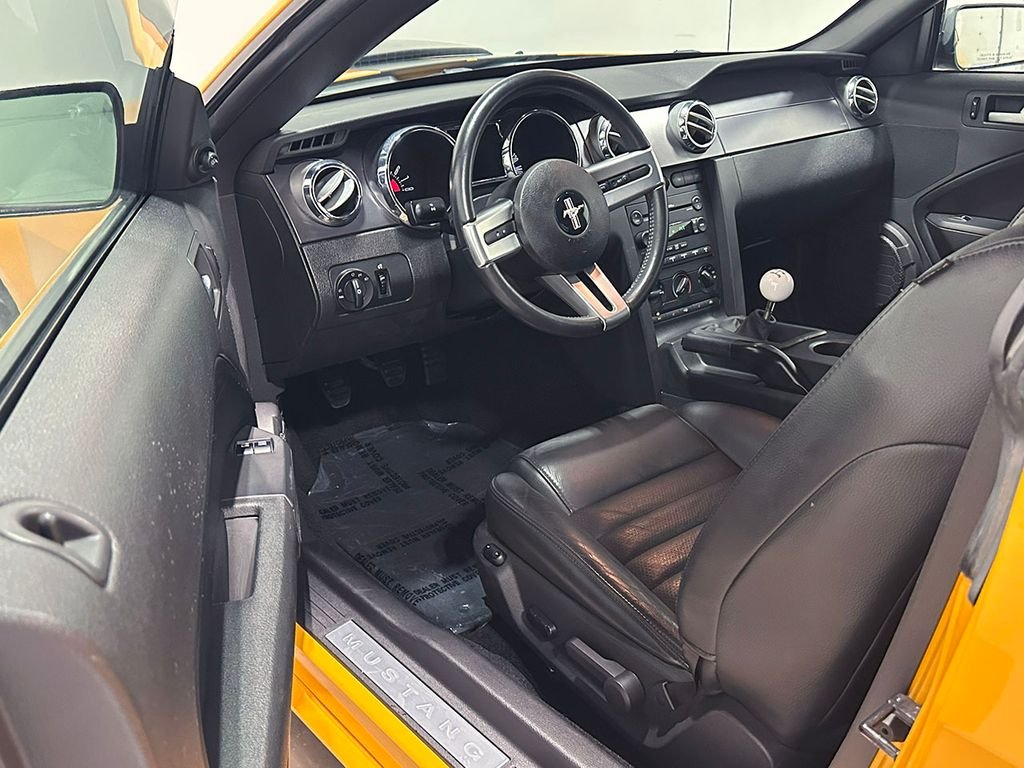 Used 2007 Orange Ford  image 61