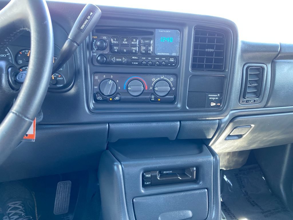 Used 2002 Onyx Black GMC SLE image 17