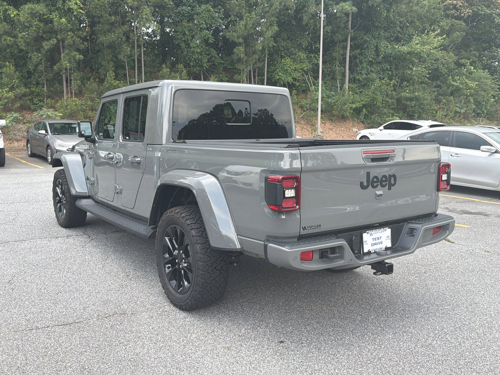 Used 2023 Sting-Gray Clearcoat Jeep High Altitude image 7