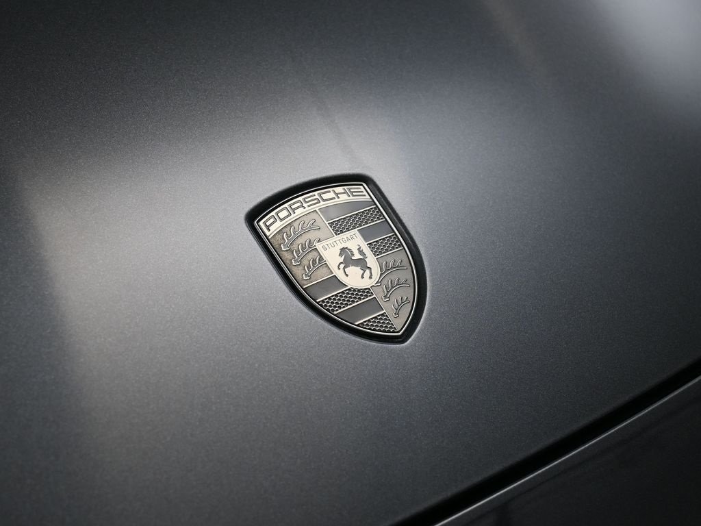 2024 Porsche Macan Electric Turbo photo 4