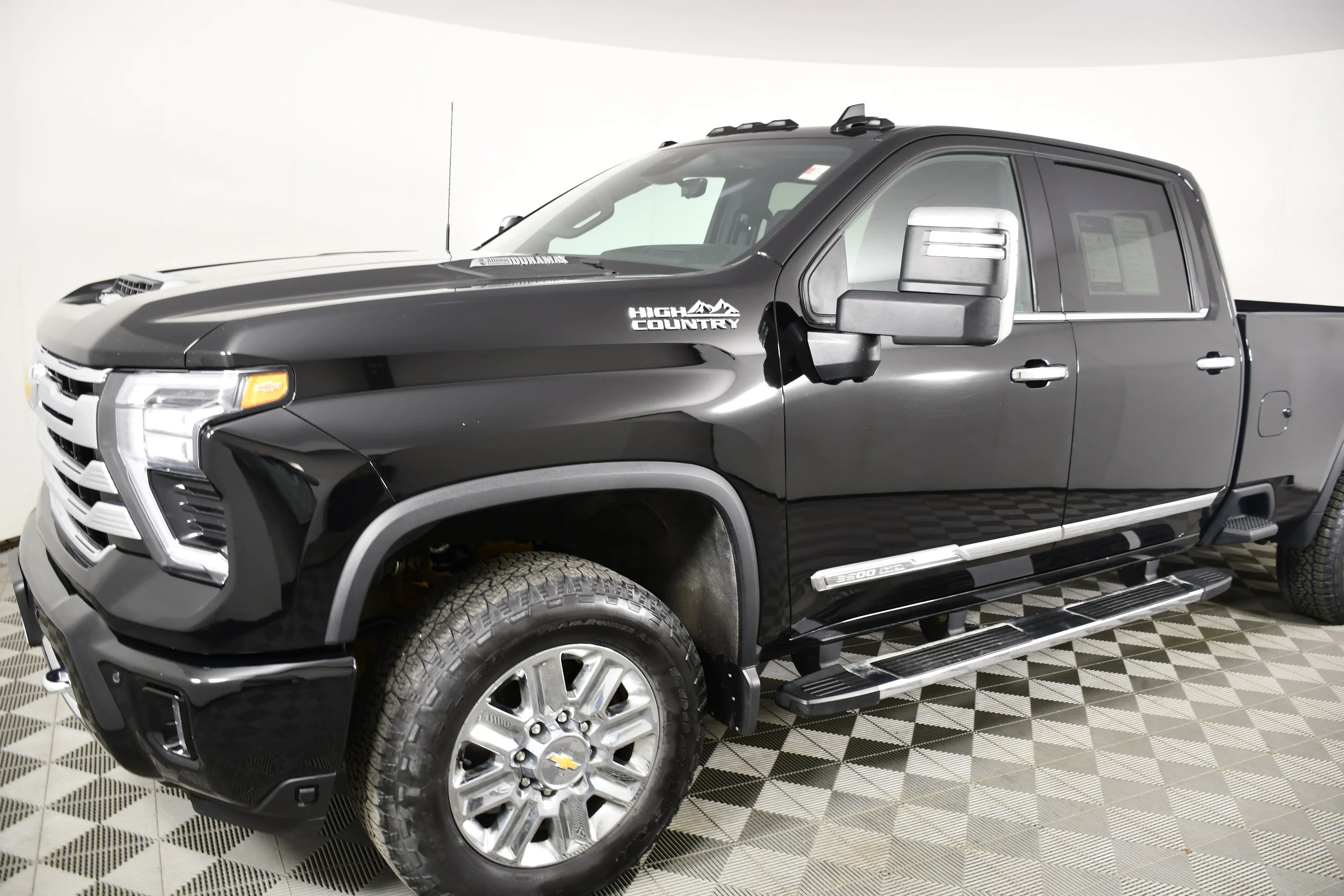 Used 2024 Black Chevrolet High Country image 10