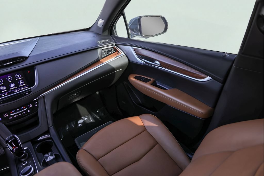 Used 2024 Argent Silver Metallic Cadillac Premium Luxury image 26