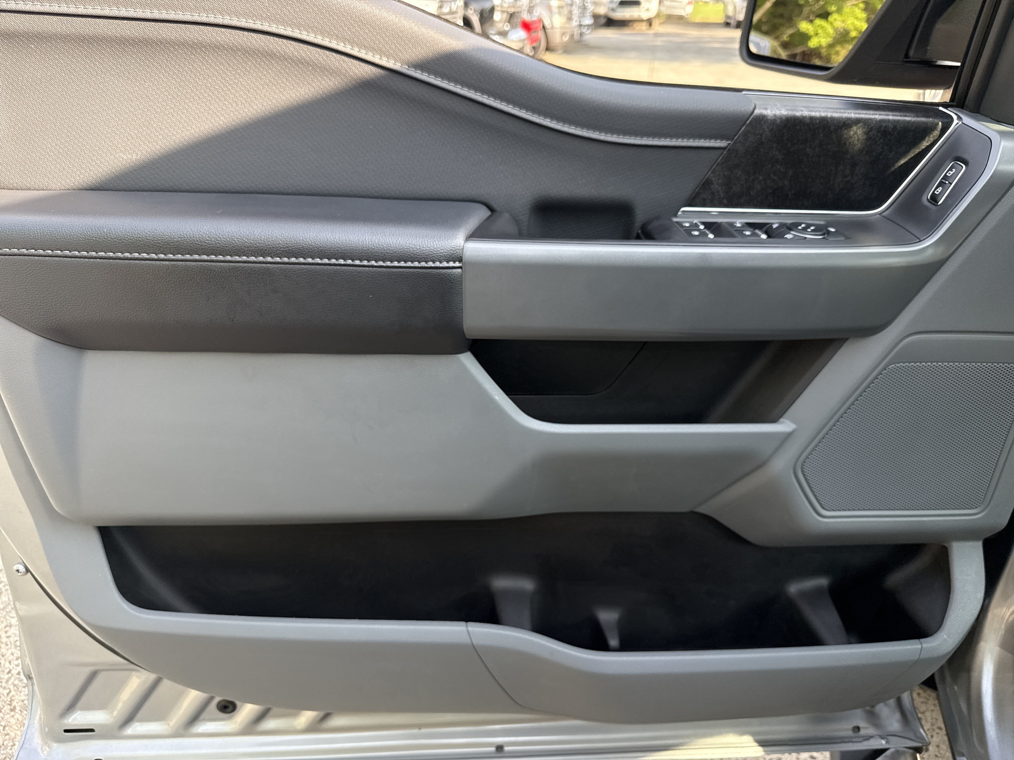 Used 2023 Silver Metallic Ford XLT image 10