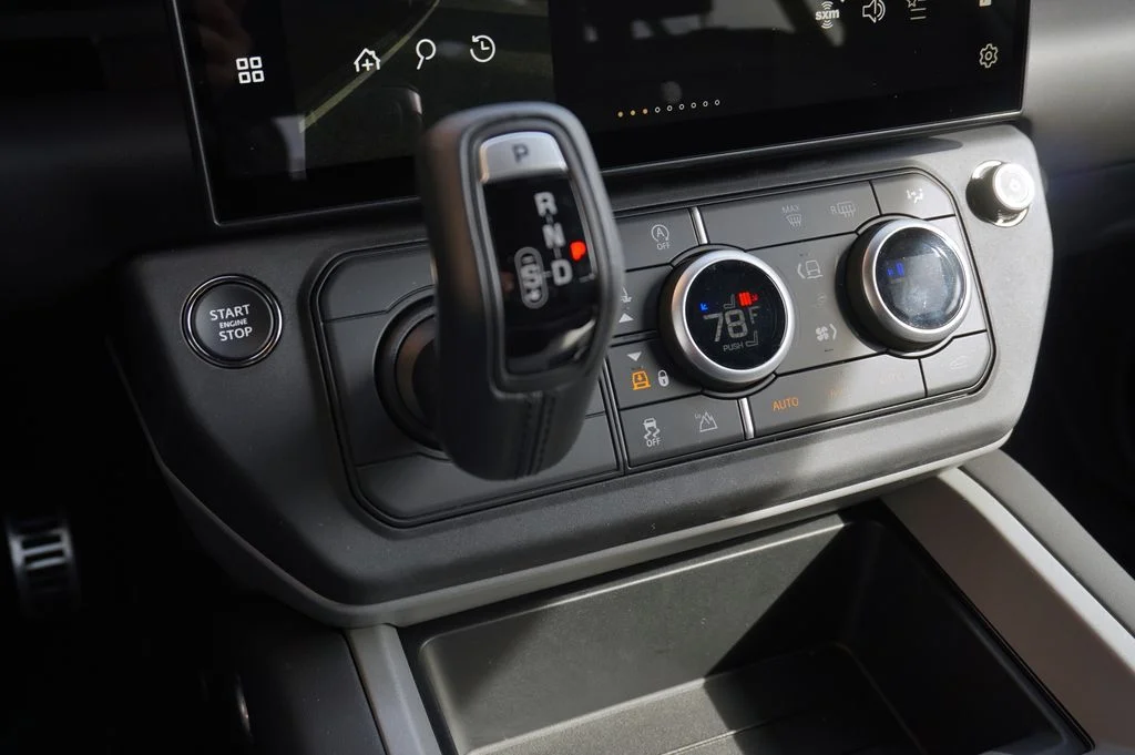 New 2026 Carpathian Grey Land Rover X image 28
