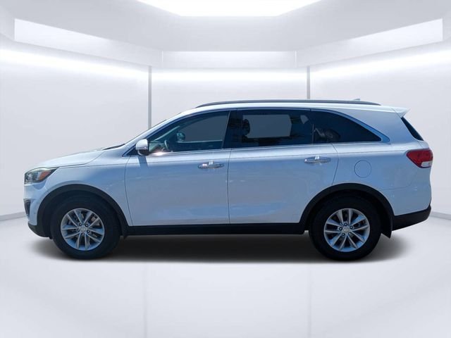 Used 2018 White Kia LX image 6