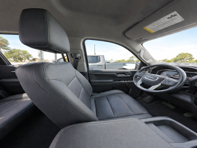 Used 2022 Black GMC SLT image 9