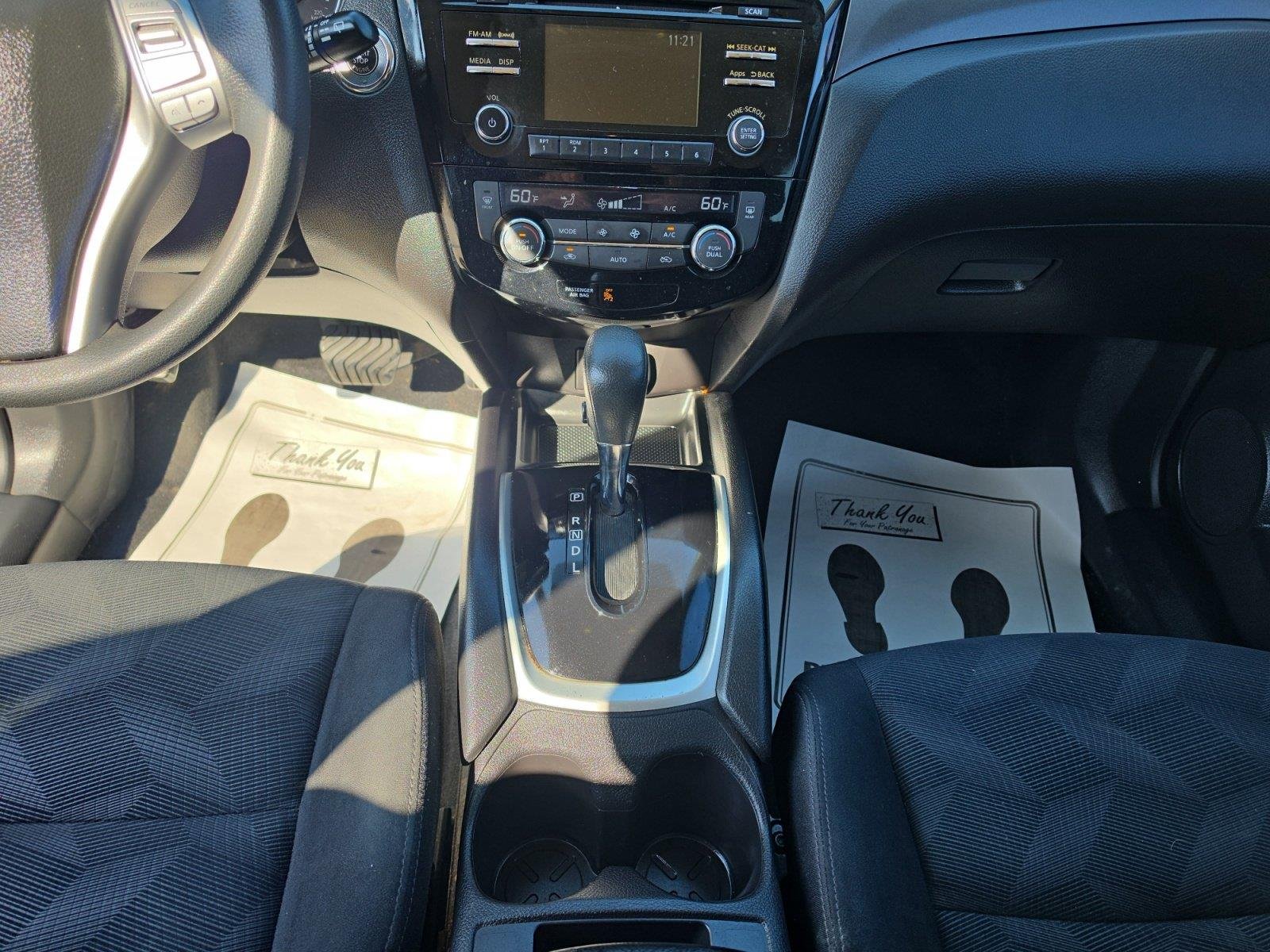 2015 Nissan Rogue SV - Photo 11