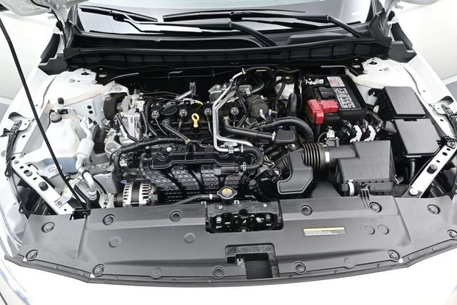 Used 2025 Pearl White Tricoat Nissan 2.5 SR image 17