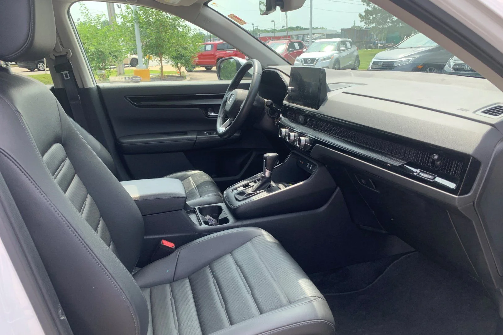 Used 2024 White Honda EX-L image 19