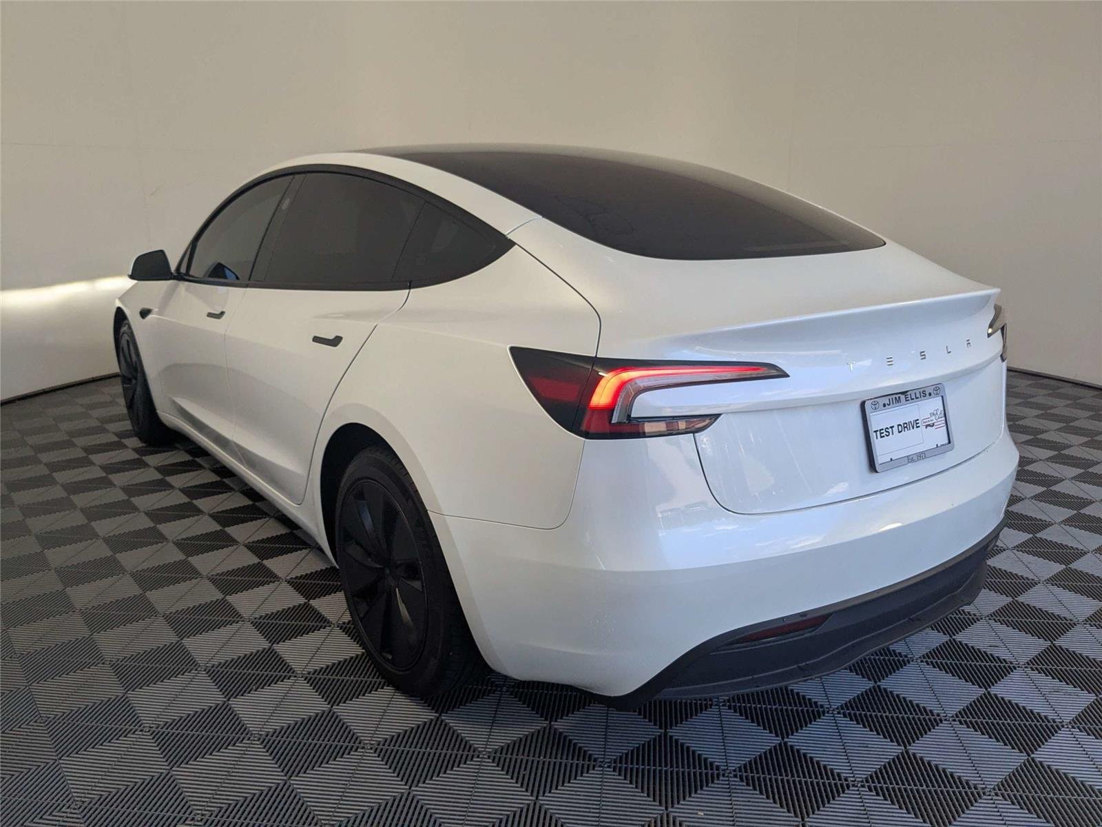 Used 2024 Pearl White Multi-Coat Tesla  image 8