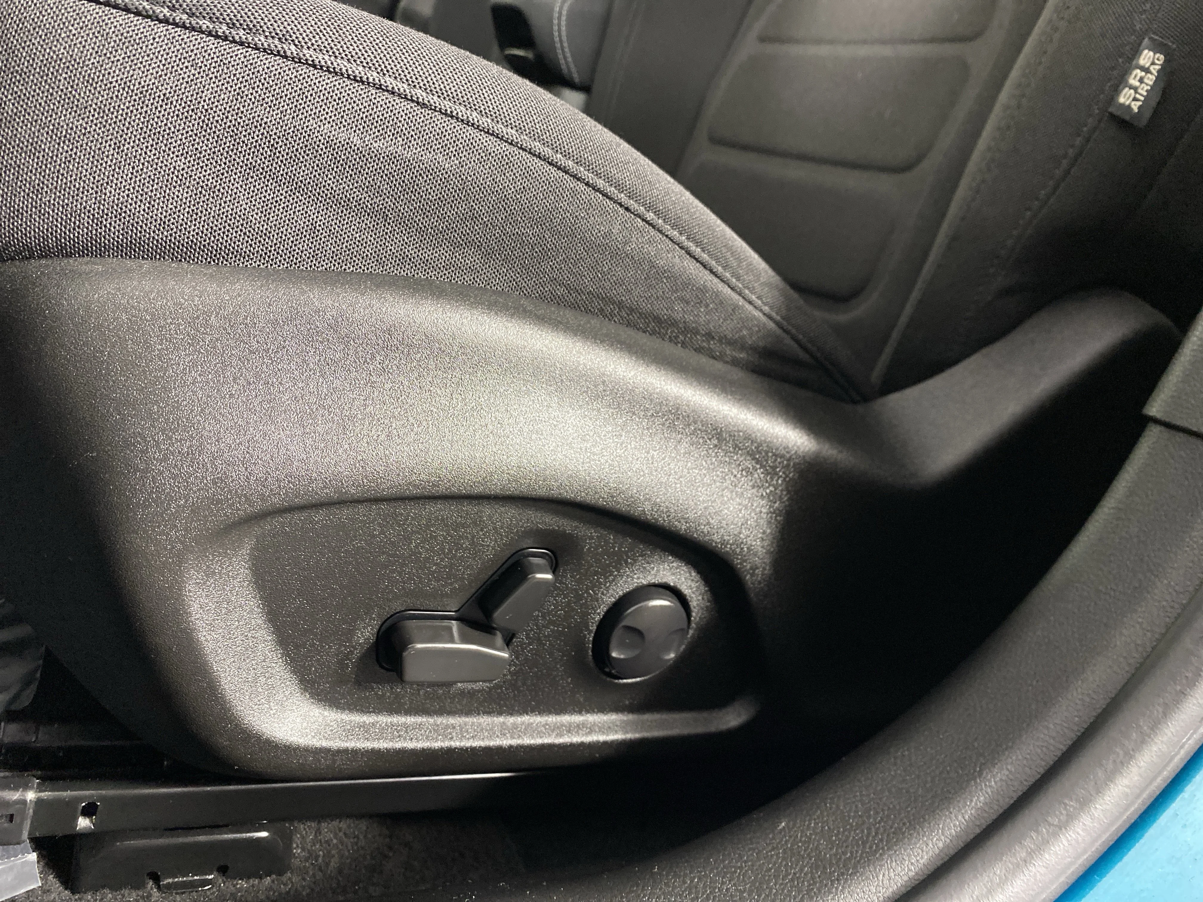 Used 2022 Bikini Metallic Clearcoat Jeep Latitude image 18