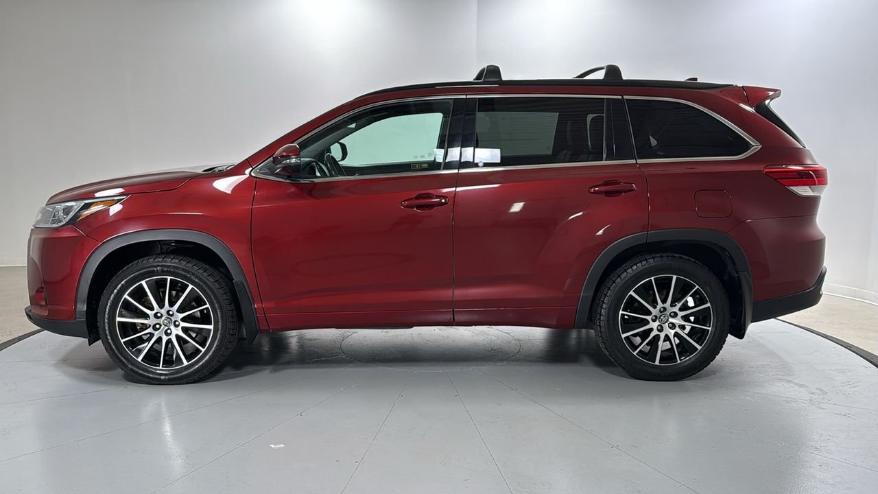 Used 2018 Red Toyota SE image 8