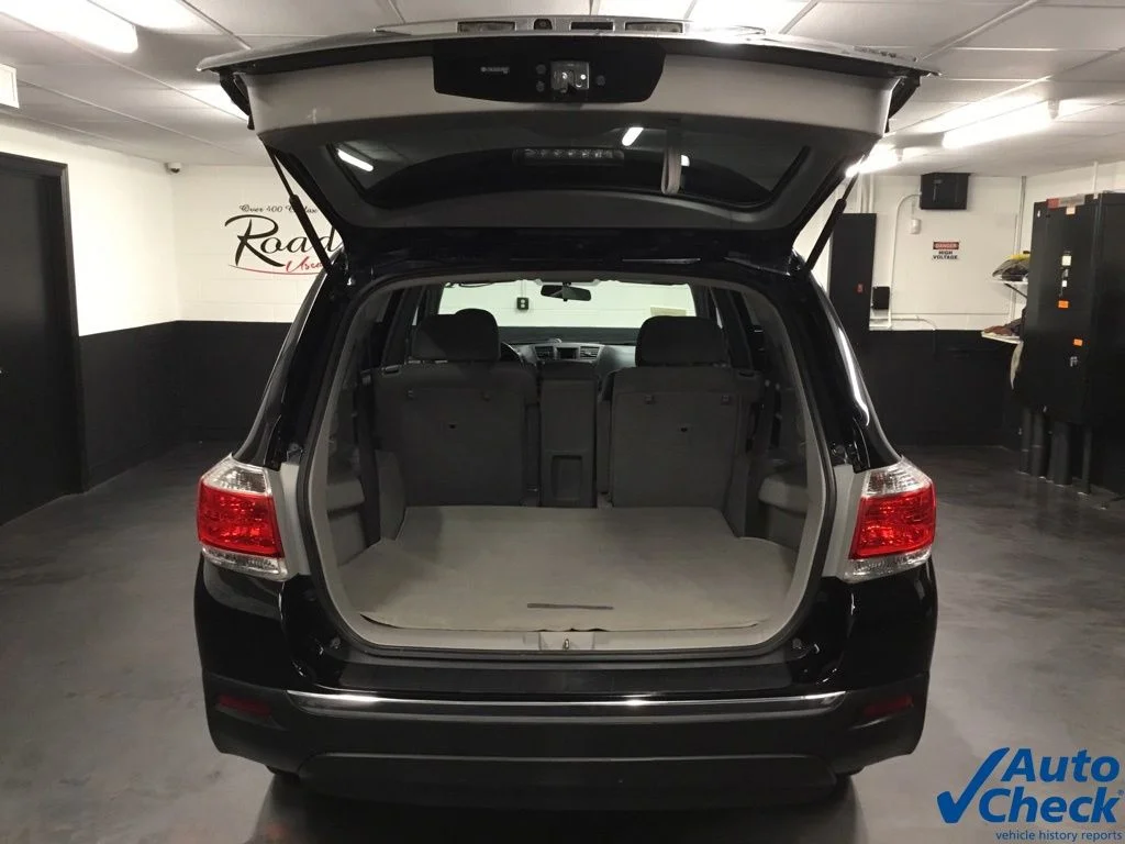 Used 2013 Black Toyota Base Plus V6 image 12